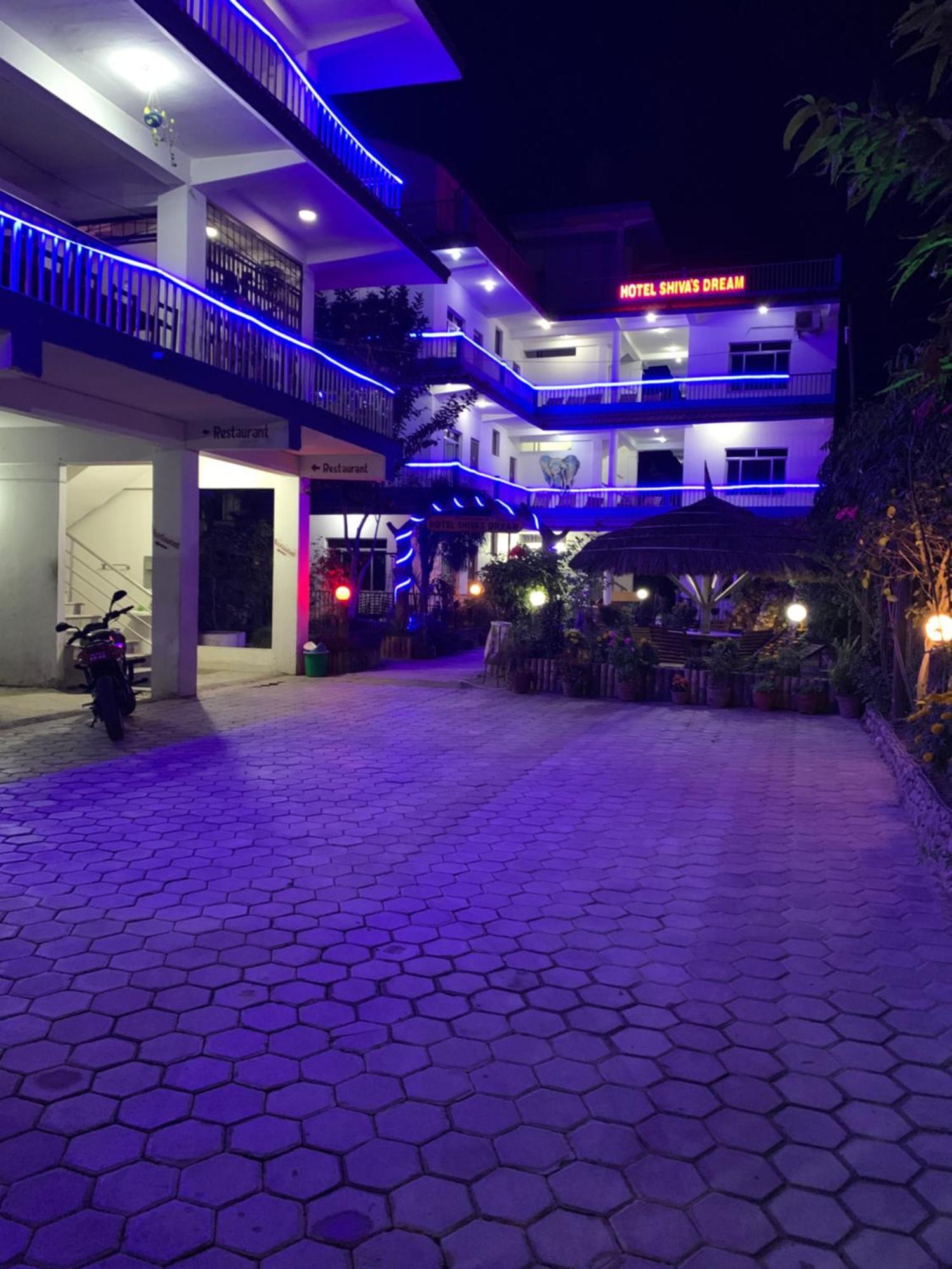 Hotel Shiva'S Dream Саураха Экстерьер фото