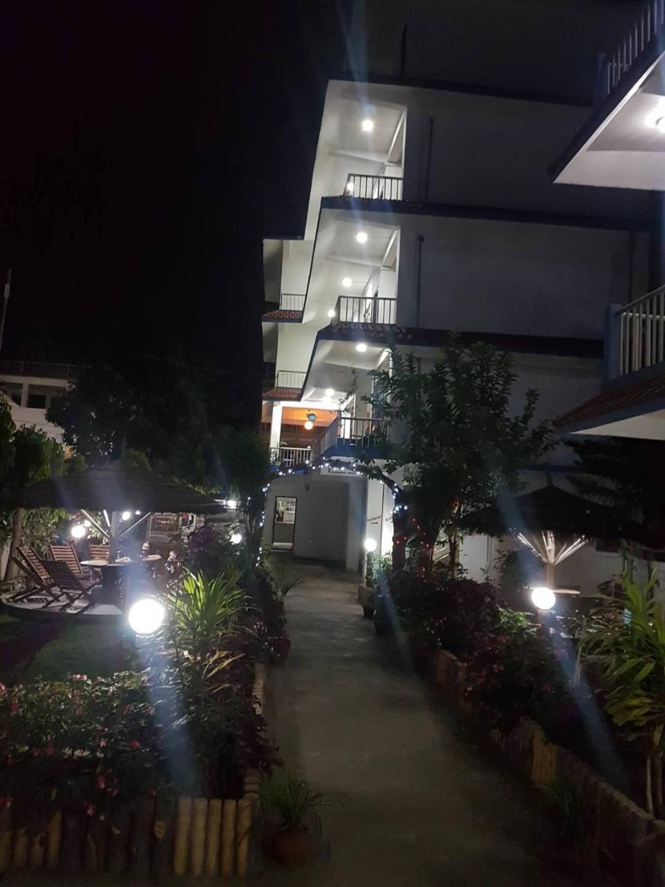 Hotel Shiva'S Dream Саураха Экстерьер фото